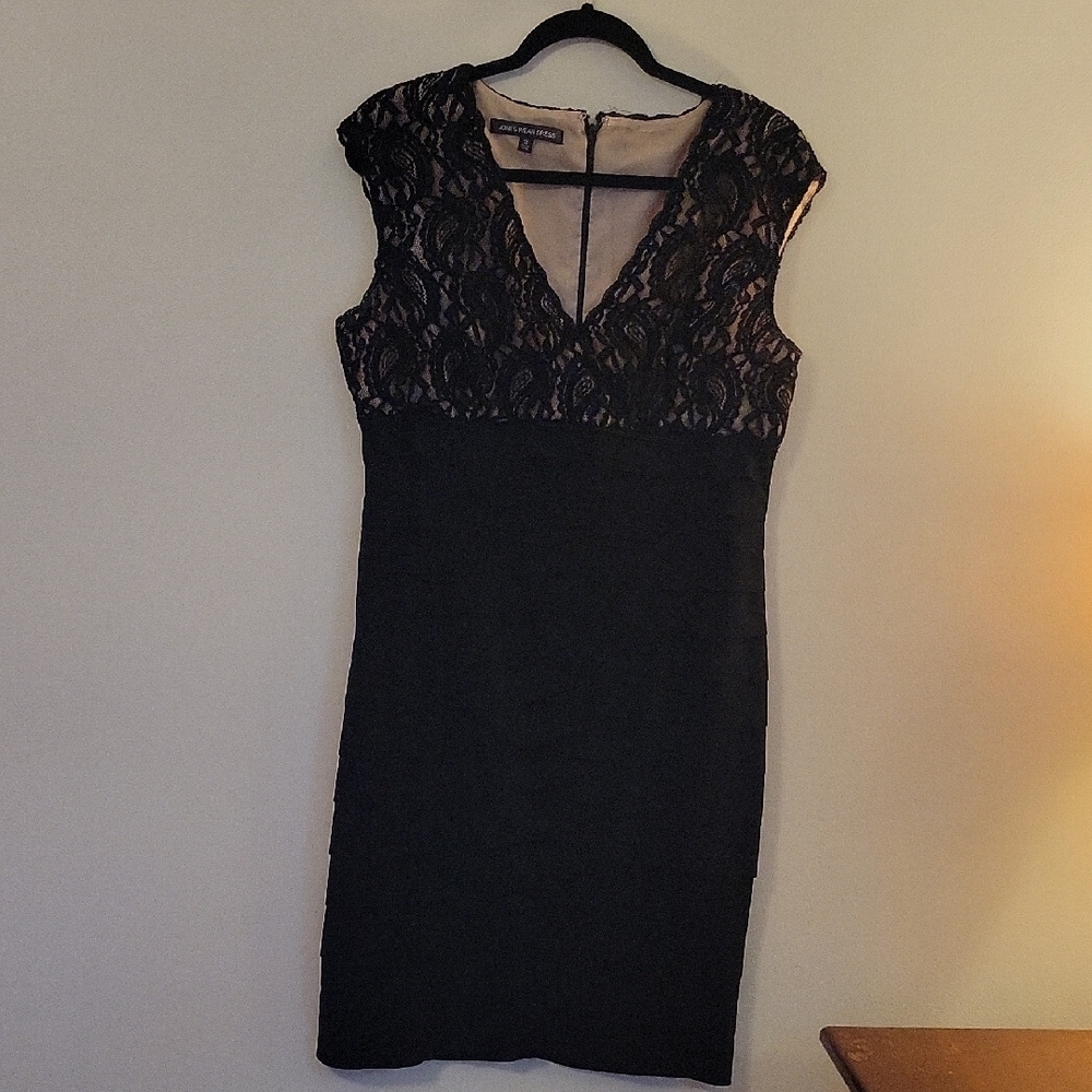 Jones Wear Black Lace Mini Dress